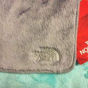 The North Face Accessories - 🆕 ‼️FINAL PRICE‼️ Grey North Face Youth Scarf The North Face Accessories - 🆕 ‼️FINAL PRICE‼️ Grey North Face Youth Scarf